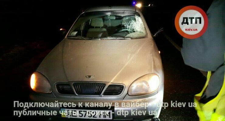 В Киеве несколько автомобилей переехали пешехода-нарушителя