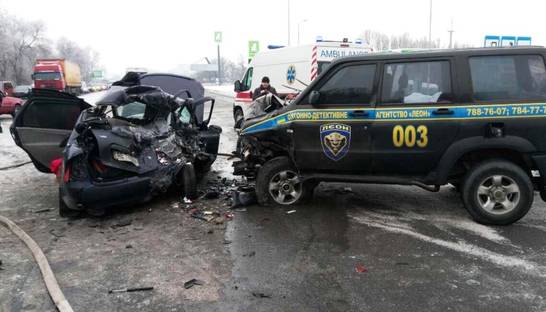 В Днепре УАЗик протаранил Lada: погибли три человека