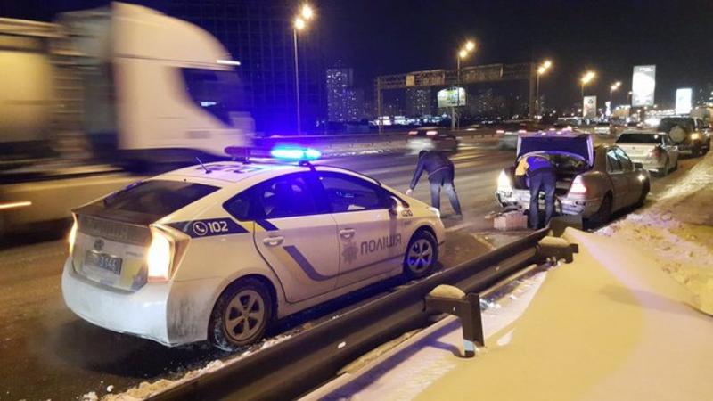 В Киеве ищут водителя, который разбил две машины и скрылся / segodnya.ua