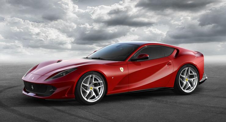 Ferrari показала фото своего самого мощного суперкара