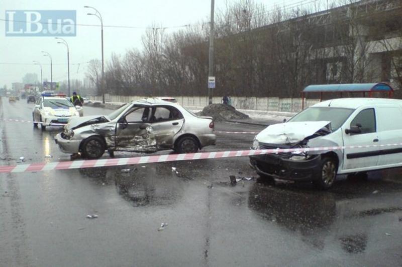 В Киеве водитель погиб при попытке развернуться в правом ряду / lb.ua