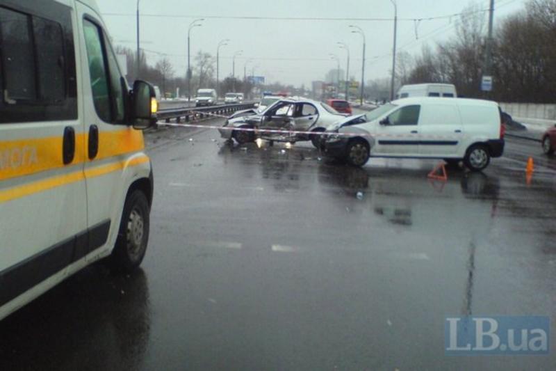 В Киеве водитель погиб при попытке развернуться в правом ряду / lb.ua