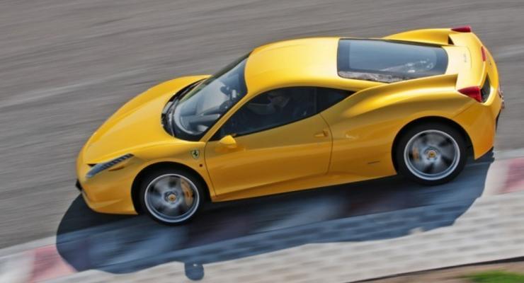 В Москве мажор на Ferrari разогнался до 245 км/час