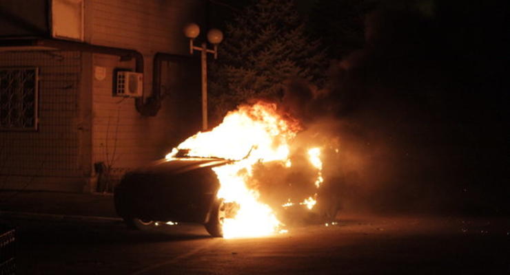 В центре Киева сгорел внедорожник BMW