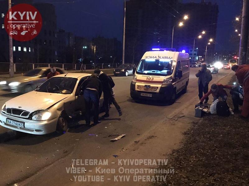 Жесткое ДТП в Киеве: Toyota разбила Daewoo Lanos / Киев Оперативный