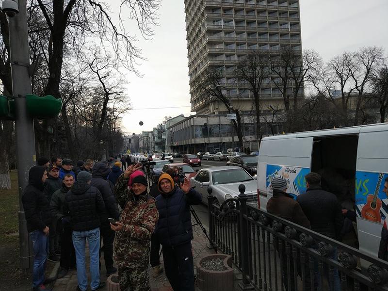 Под Верховной Радой проходит митинг автомобилистов / АвтоЕвроСила