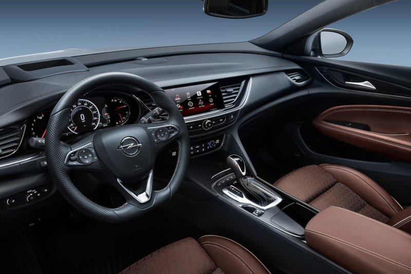 Новый Opel Insignia получил вседорожную версию / Opel