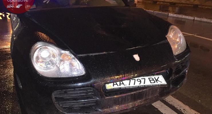 Пьяное ДТП в Киеве: водитель Porsche сбил девушку