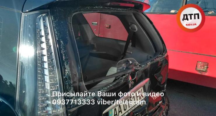 В Киеве фура протаранила 5 автомобилей