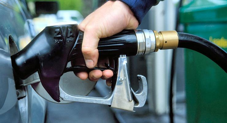Украинские АЗС массово подняли цены на топливо