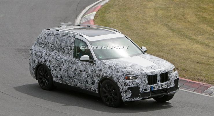 Новый BMW X7 поймали на тестах