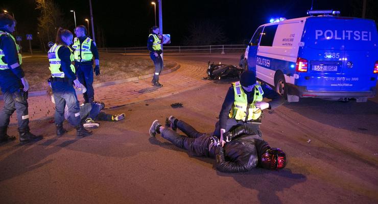Эстонские полицейские наказали мото-нарушителя