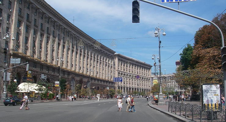 В Киеве полностью возобновили движение по Крещатику