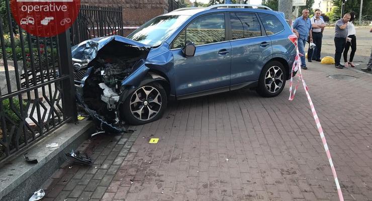 В Киеве водитель иномарки потерял сознание и сбил двух людей