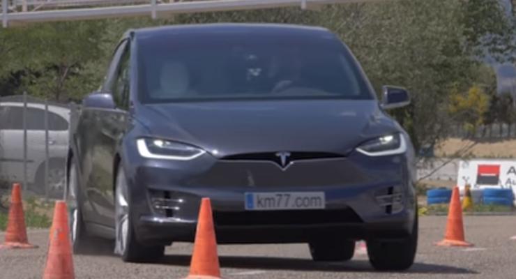 Tesla Model X прошла лосиный тест