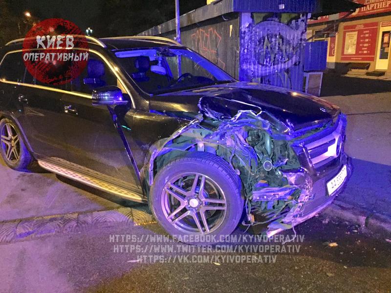 Невиновен: суд оправдал сына нардепа, который разбил полицейский автомобиль / Киев Оперативный