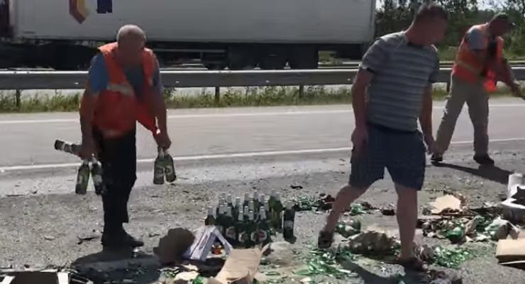 Под Житомиром разбился грузовик с пивом