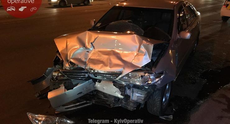 В Киеве пьяный водитель без документов устроил серьезное ДТП