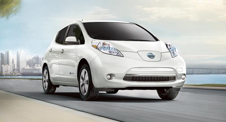 Nissan Leaf научится тормозить педалью газа