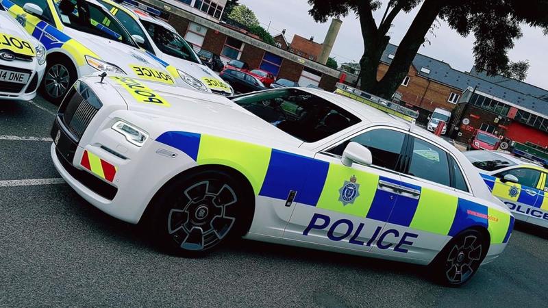 Роскошный Rolls-Royce стал полицейским автомобилем / twitter.com