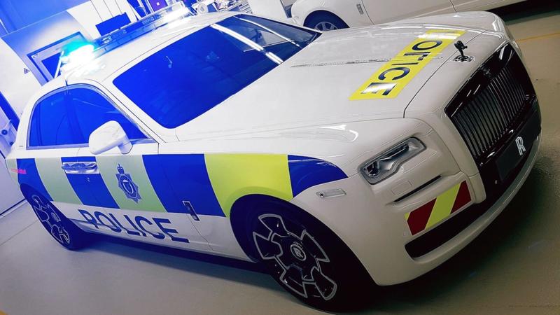 Роскошный Rolls-Royce стал полицейским автомобилем / twitter.com