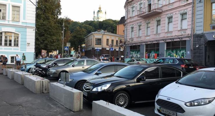 Где парковать авто возле Контрактовой площади: список парковок