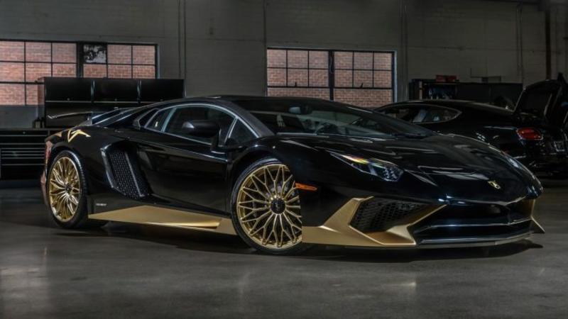 Тюнеры показали черно-золотой Lamborghini Aventador