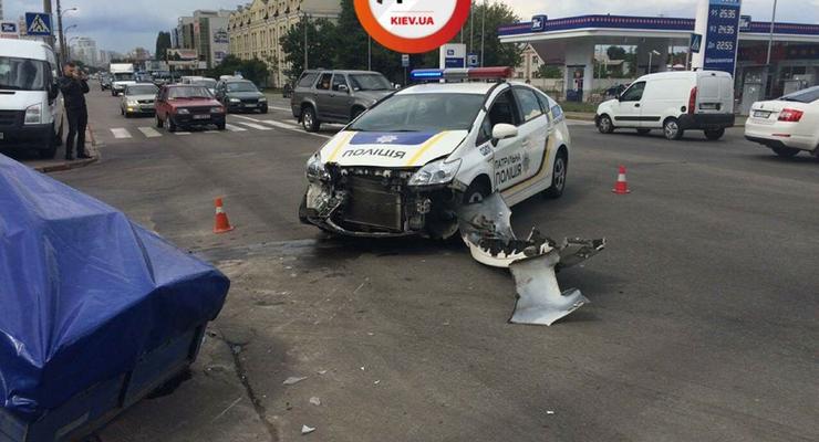 В Киеве разбили еще один полицейский автомобиль
