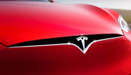 Маск огласил дату дебюта грузовика Tesla