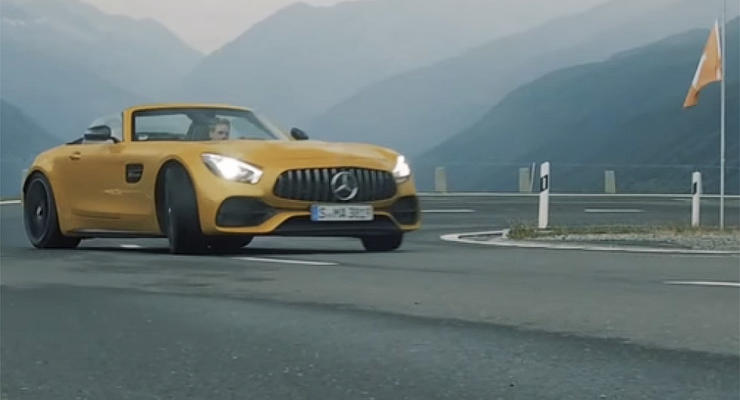 Суперкар Mercedes дрифтит в Швейцарских Альпах