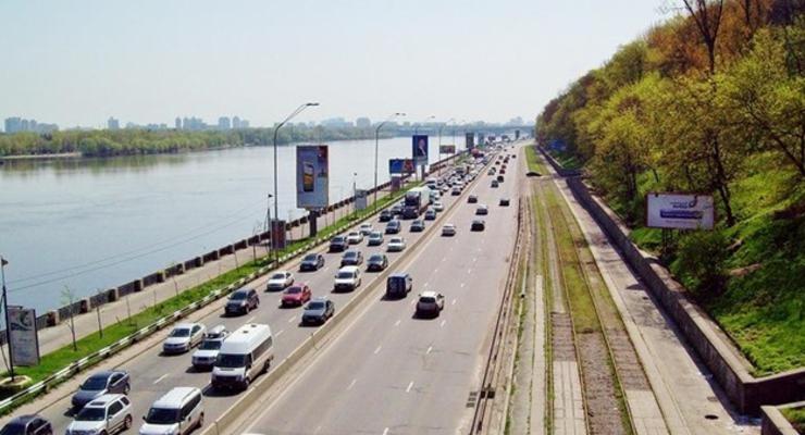На Набережном шоссе ограничат движение на неопределенный срок