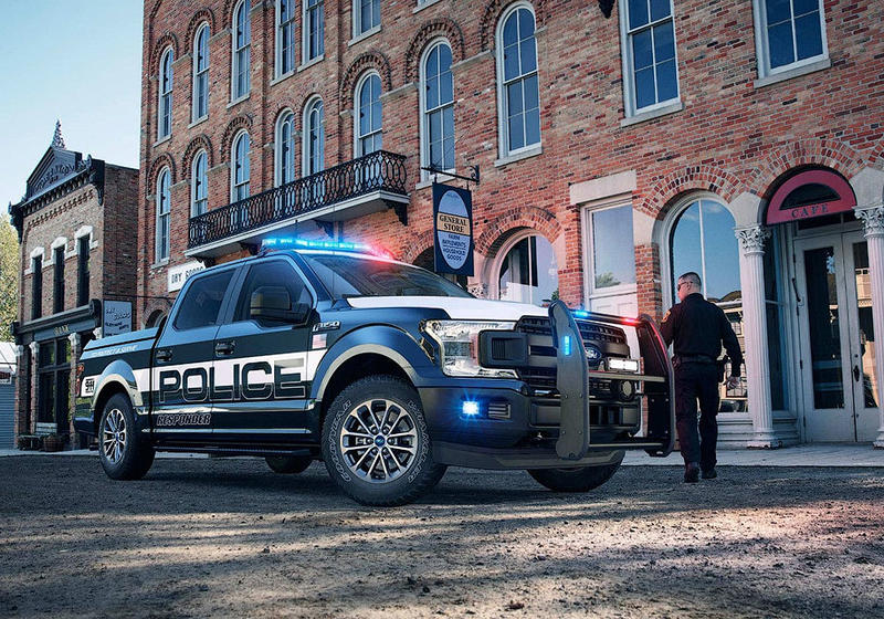 Полиция получит пикапы для погонь и бездорожья / Ford