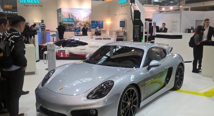 Porsche представила Cayman e-volution