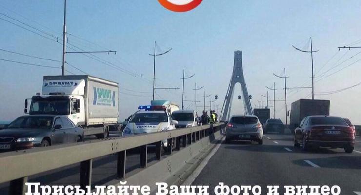 На Московском мосту столкнулись четыре автомобиля