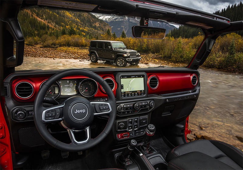 Новый Jeep Wrangler: первые фотографии интерьера / Jeep