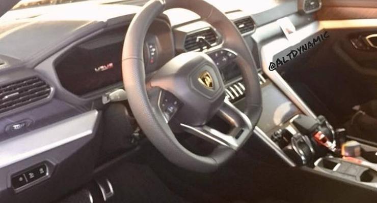 В Сети раскрыли интерьер внедорожника Lamborghini