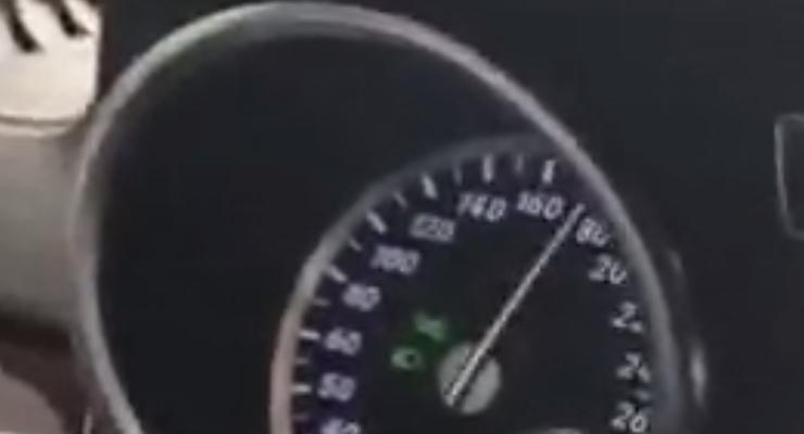 В центре Киева водитель промчался на скорости 220 км/ч