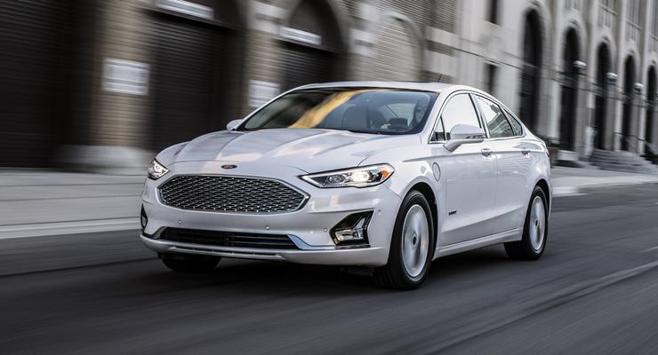 Ford обновил седан Fusion