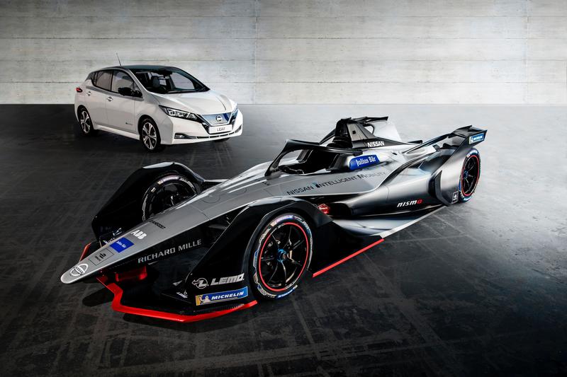 Nissan представил в Киеве фирменный стиль болида для чемпионата Формулы E