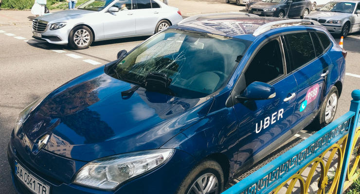 В Киеве Uber сбил 65-летнюю старушку