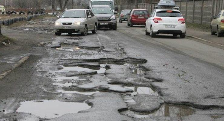 Как грузовики разрушают украинские дороги - Укравтодор