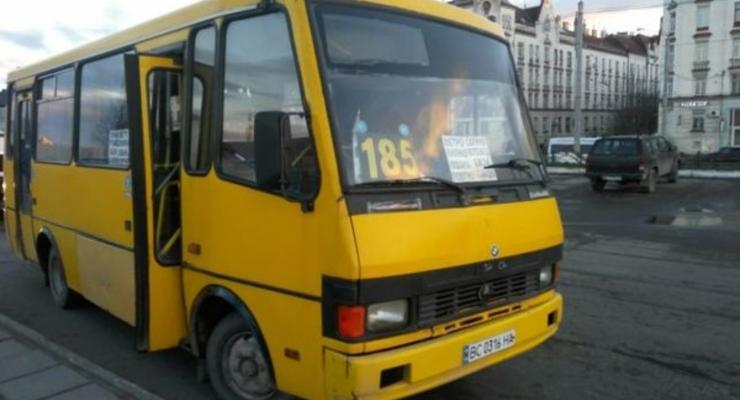 Украинцев обяжут пристегиваться в автобусах