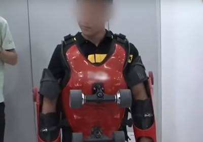 Китаец воссоздал роликовый костюм Джеки Чана