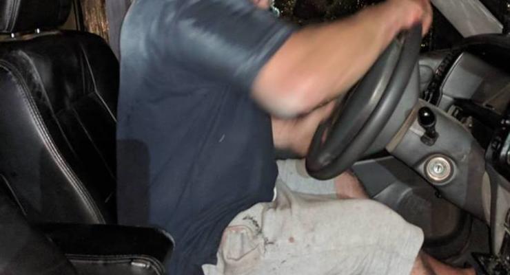 Под Киевом пьяный водитель жестко разбил голову, скрываясь от полиции