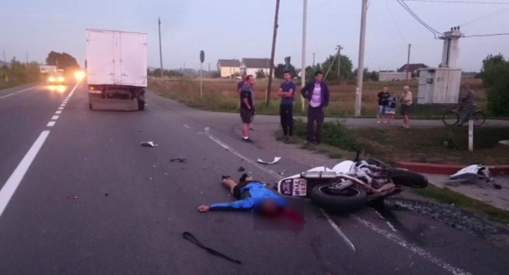 Покатался без шлема: Возле Мукачево в жутком ДТП разбился мотоциклист