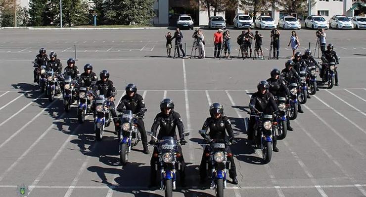 На улицах Киева появились первые полицейские на мотоциклах