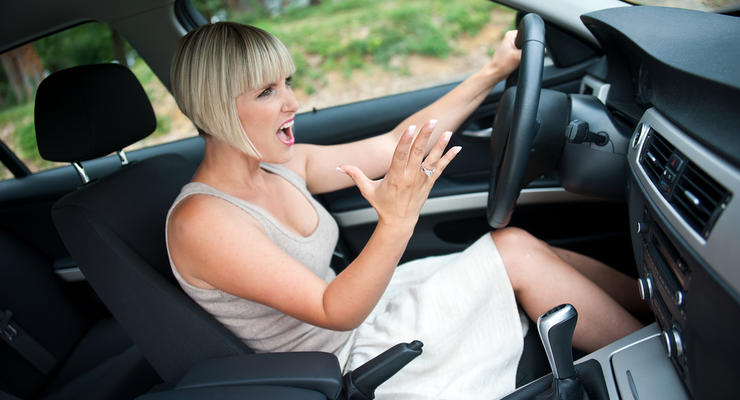 Дорога ярости: Почему водители матерятся за рулем