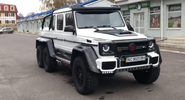 В Украине выставили на продажу роскошный 6-колесный "Гелендваген"