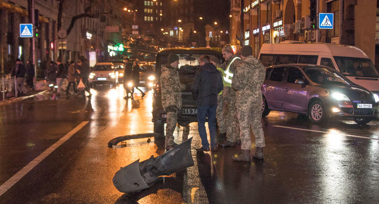 В самом центре Киева военный автомобиль протаранил Lanos