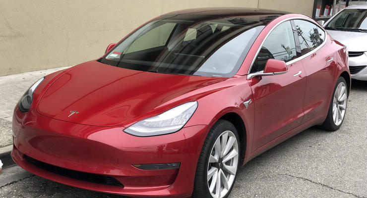Сможет ли крутая Tesla Model 3 выдержать суровую украинскую зиму